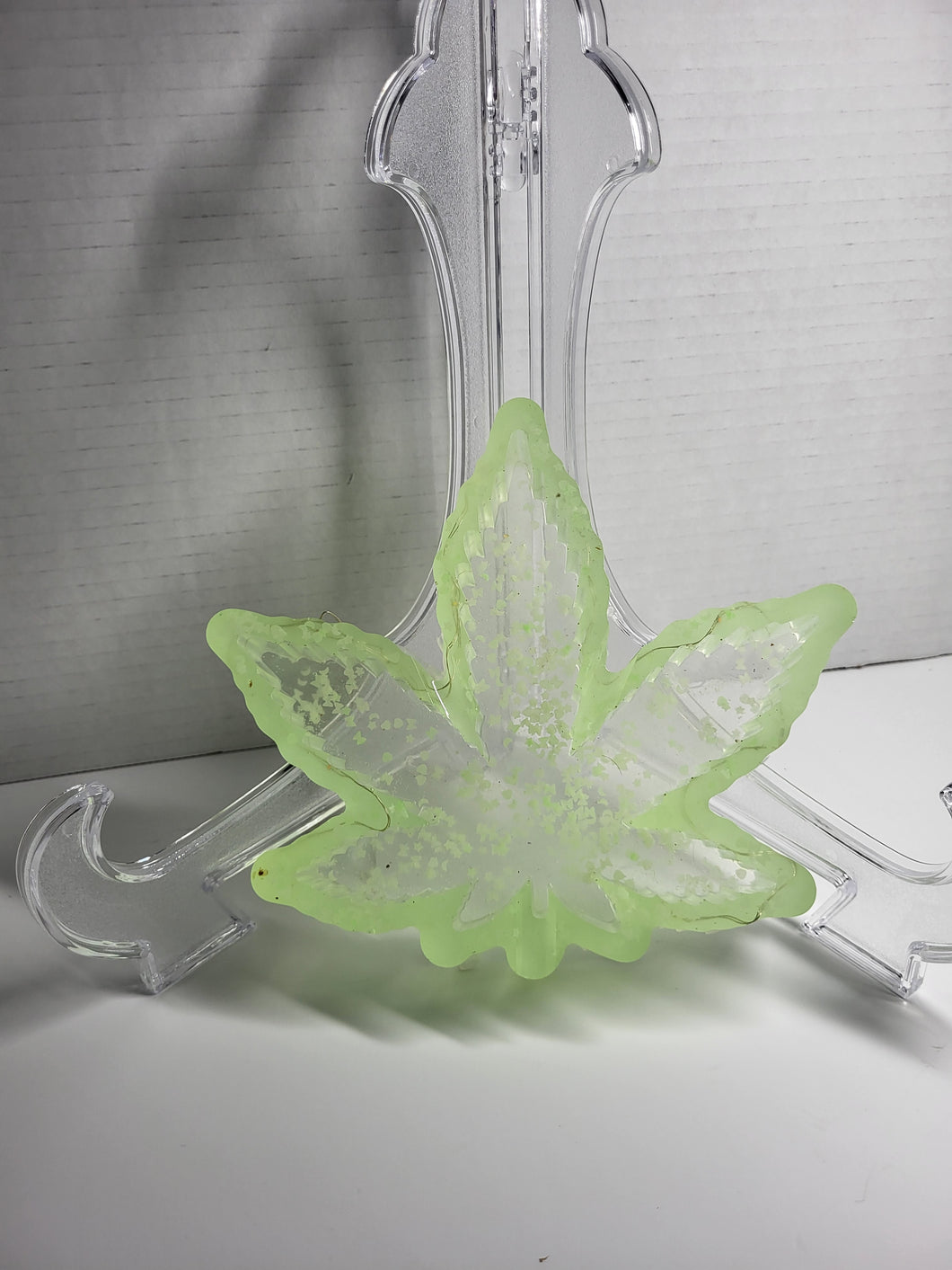 Cannibus Shaped Glow in the Dark Ashtray